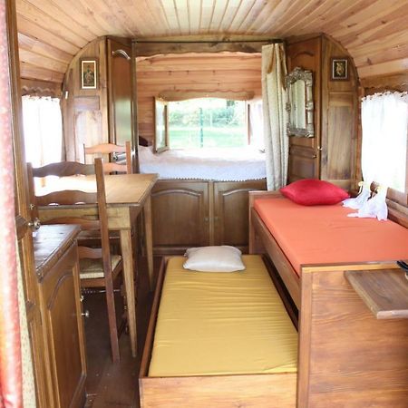 Roulotte Montfee Bed & Breakfast Semezanges Luaran gambar