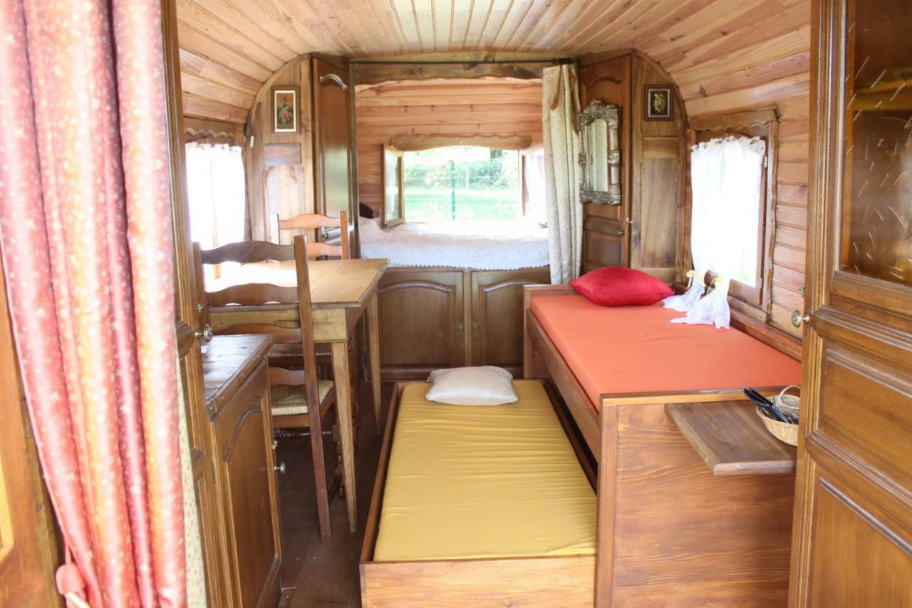 Roulotte Montfee Bed & Breakfast Semezanges Luaran gambar
